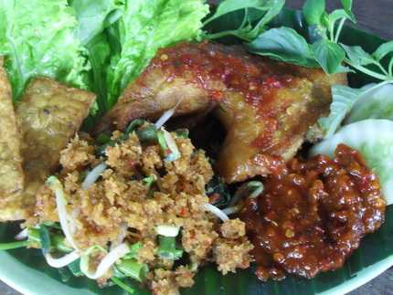 Ayam Penyet Warung Sederhana 2