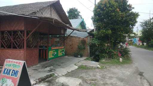 Warung Kak Emi 6