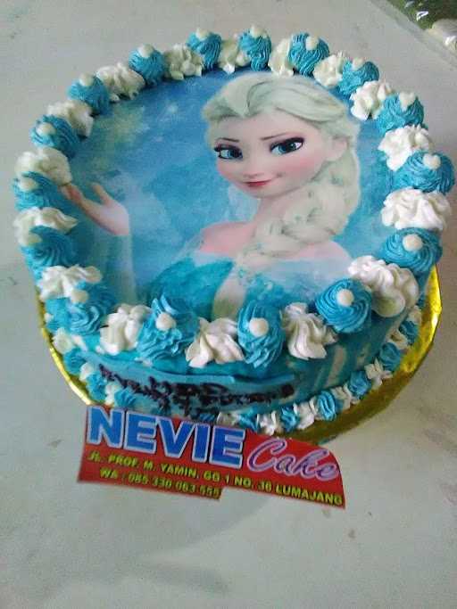 Nevie Cake 1