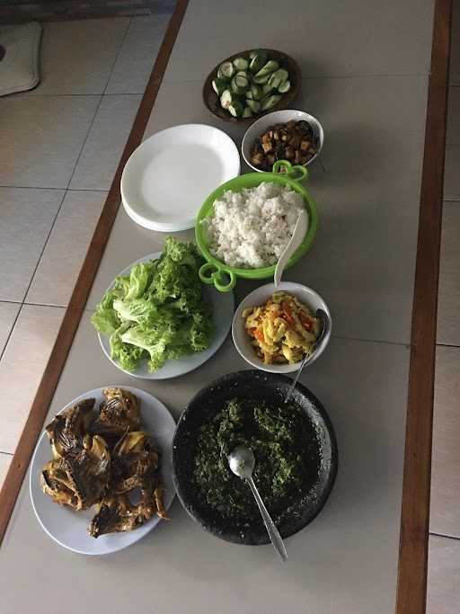 Warung Makan Berkah Abadi Lumbir 6