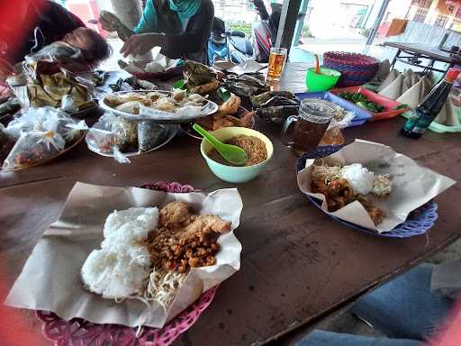 Rumah Makan Kasreng Teh Aat 4