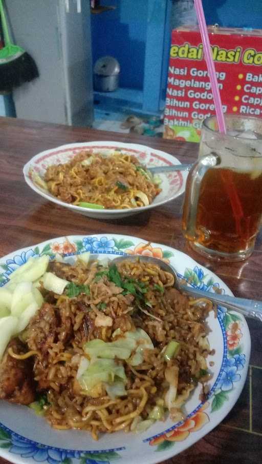 Kedai Nasi Goreng Magelangan 1