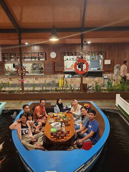 Cibiuk Resto Majalengka 7