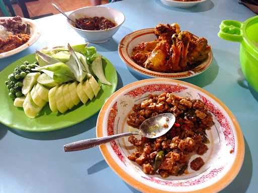 Warung Tasik (Ayam Goreng Tasik) 2