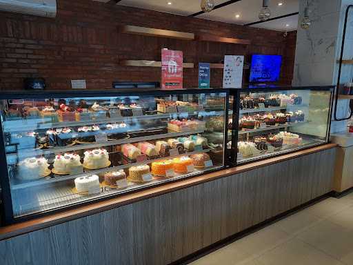 Capital Bakery & Cake - Jatiwaringin 5