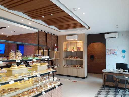 Capital Bakery & Cake - Jatiwaringin 4