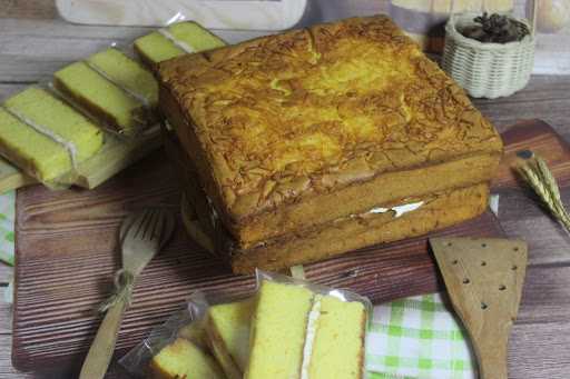 Toko Kue Ibu Danis 9