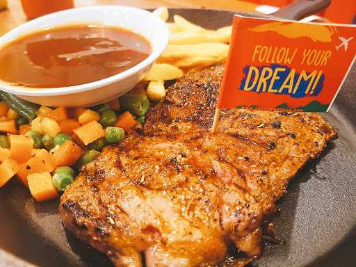 Holycow Steak - Halim Perdanakusuma 10