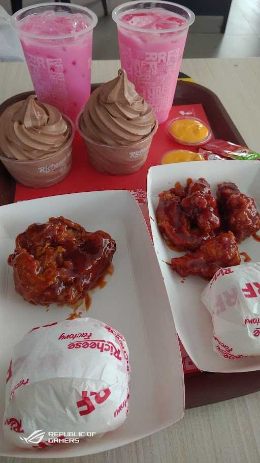 Richeese Factory Kalimalang 7