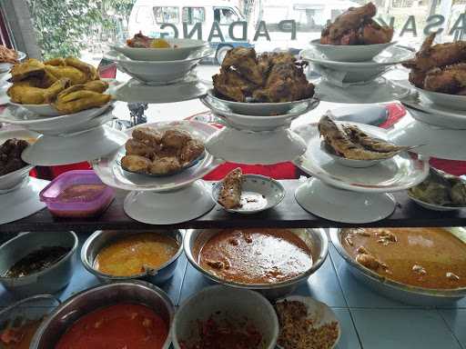 Rumah Makan Nasi Kapau 8