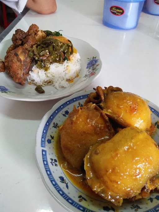 Rumah Makan Nasi Kapau 9