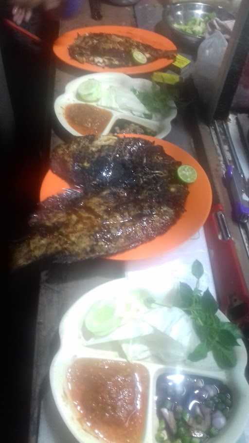 Seafood & Nasi Uduk Mekar Sari 7