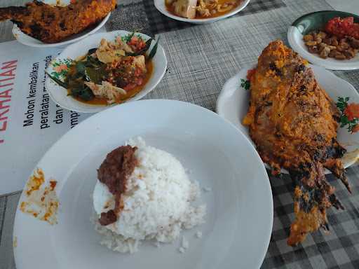 Warung Garuda, Halim Perdanakusuma 8