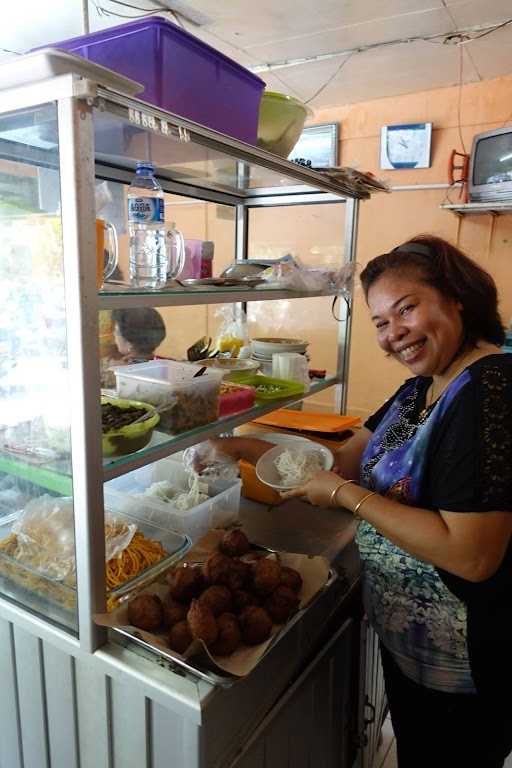 Warung Mie Gomak Dan Mie Sop Maloma'N Dai 2