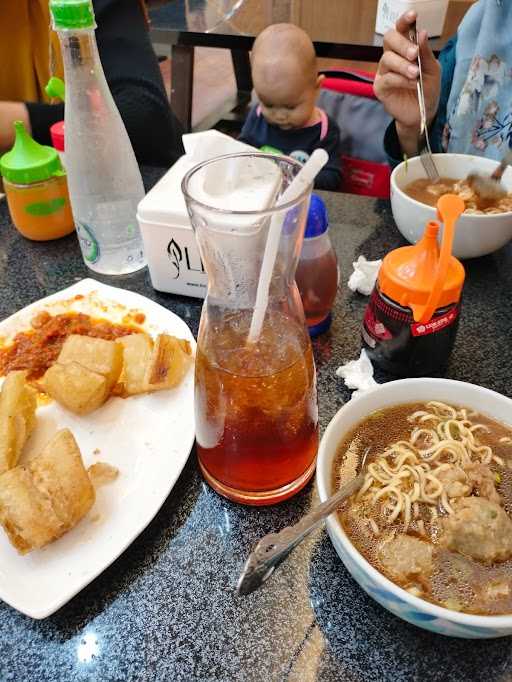 Cafe Bakso Mercon Bbc Makassar 9