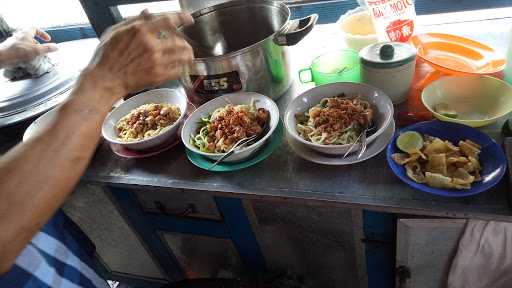 Pangsit Bakso Mbak Sri 8