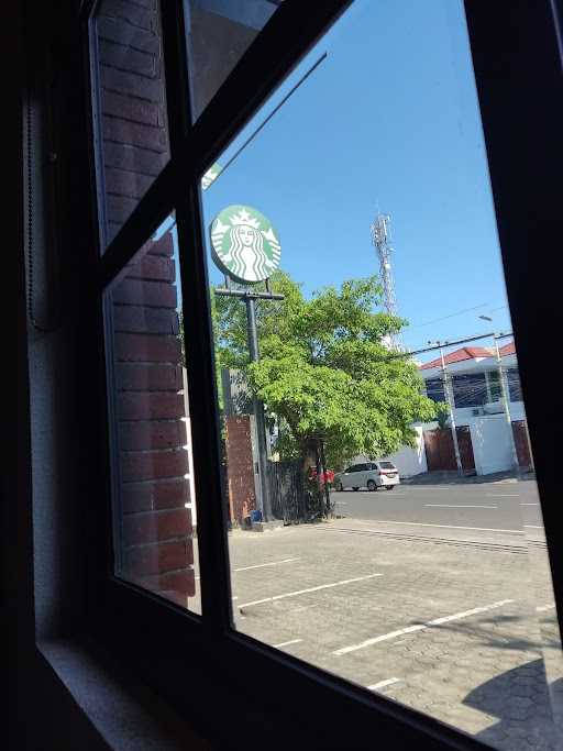 Starbucks - Bawakaraeng 7