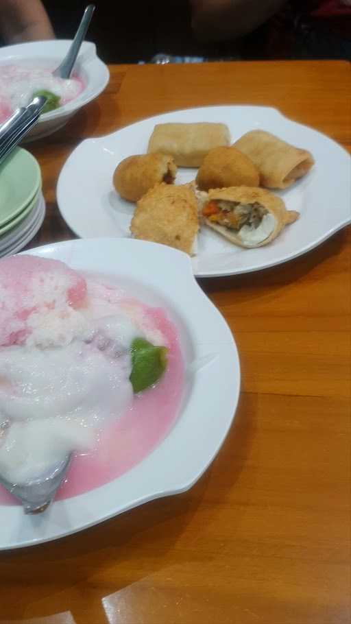 Rumah Makan Muda Mudi 8