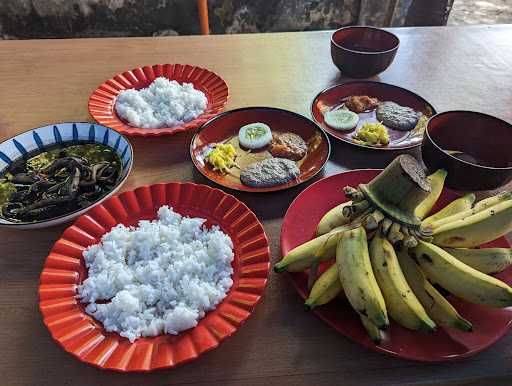 Warung Ikan Bakar Monginsidi 4