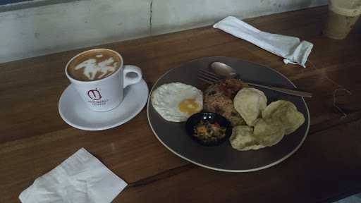 Anomali Coffee Ratulangi 10