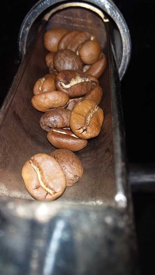 Qahwa Coffe Roastery/Warkop Opuraja 4