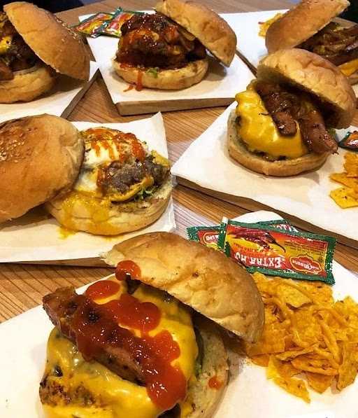 Burgerax Makassar 9