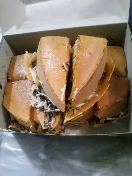 Martabak & Terang Bulan Favorit Slawi 6