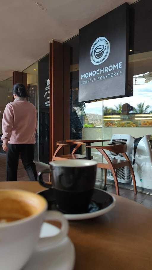 Monochrome Coffee Roastery 2