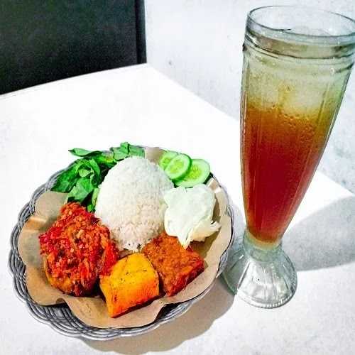 Nasi Uduk Ayam Penyet Mpok Yayah Dan Ayam Penyet Bang Amr 9