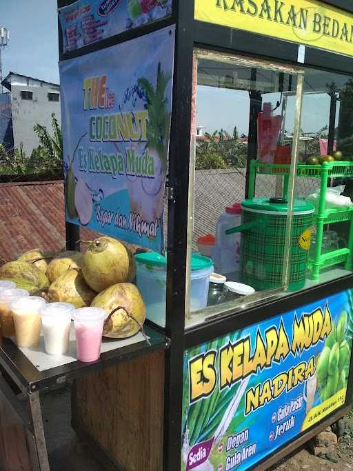 Es Kelapa Muda Nadira 4