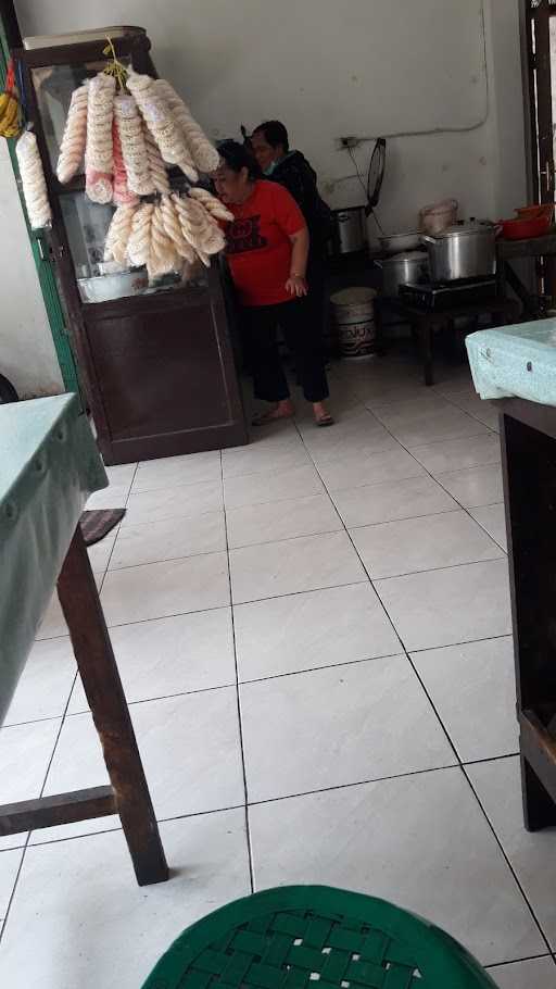 Rumah Makan Ibu Hj. Euis 8