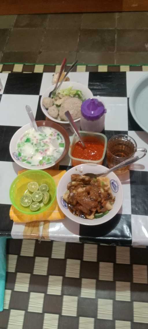 Warung Seblak Nenek Ratna 2