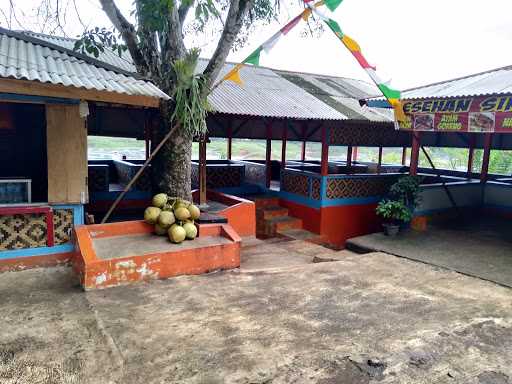 Rumah Makan Sindang Leret 5