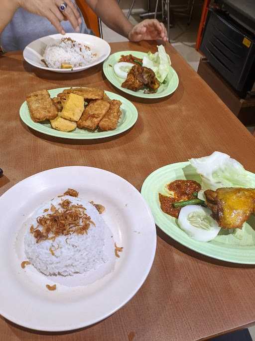 Ayam Goreng Berkah 4