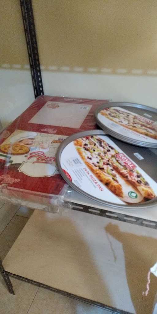 Vina Pizza Sorowako 2