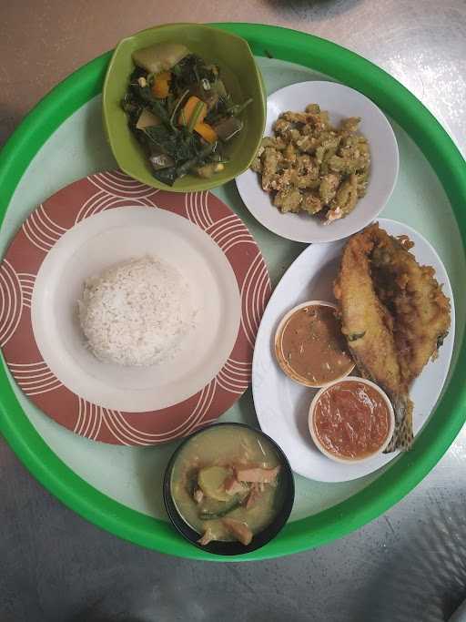 Warung Toddopuli Seafood Dan Masakan Lokal 8