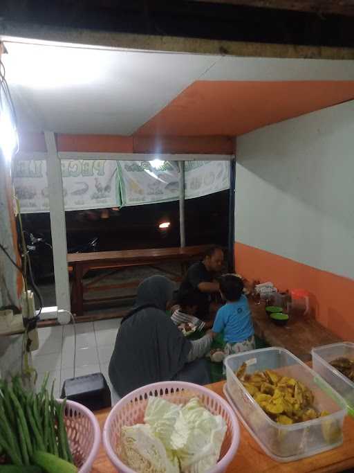 Pecel Lele Dua Putra 10