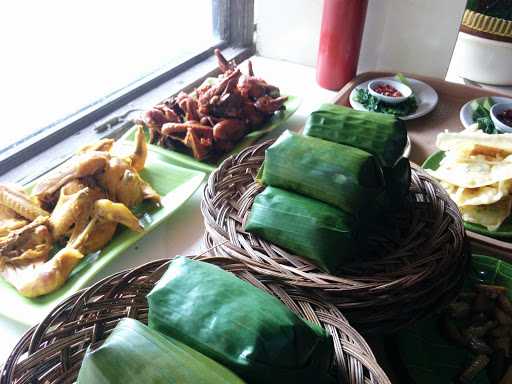 Saung Bambu Situ Gede 4