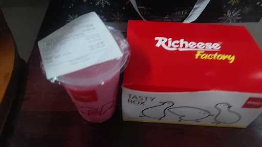 Richeese Factory Kota Madiun 10