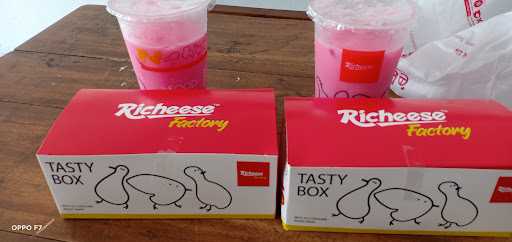 Richeese Factory Kota Madiun 7