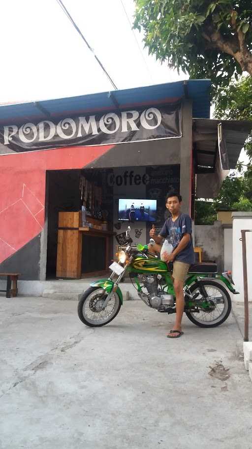 Warung Angkringan Puspowarno 4