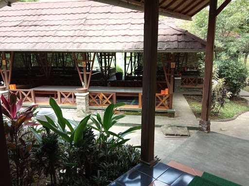 Saung Gunung Jati 2 4