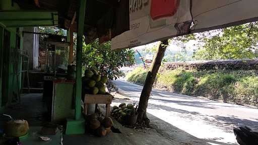 Warung Kelapa Muda Andy Obot 7