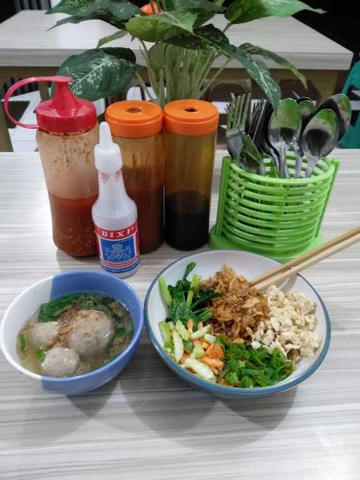 Mie Baso Mekar Wangi 1