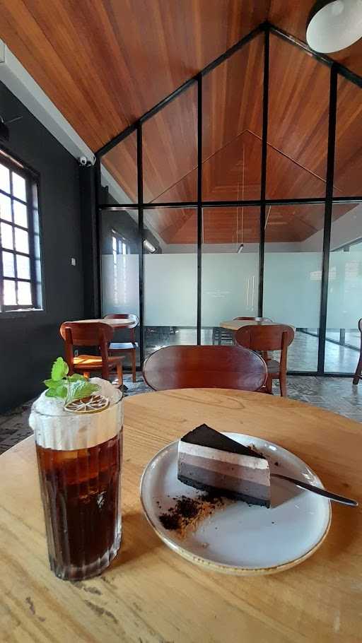 Cold 'N Brew Parangtritis 3