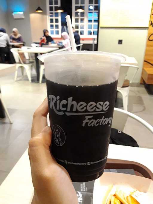 Richeese Factory Parangtritis 5