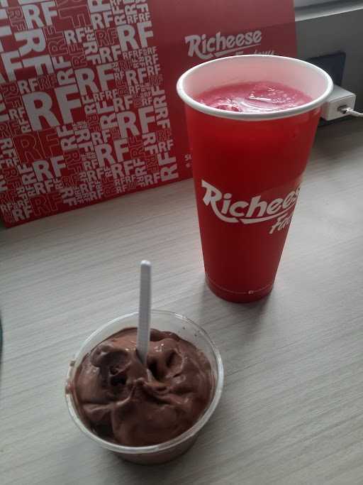 Richeese Factory Parangtritis 4