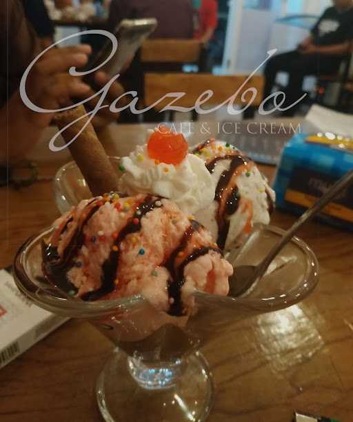 Gazebo Gress Cafe & Ice Cream 10