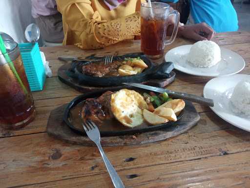 Kampoeng Steak 10