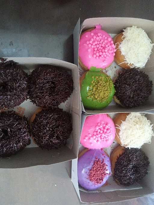 K'Nada Cake & Donuts 9